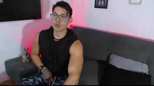 axell_dior – Chaturbate webkamerás modell