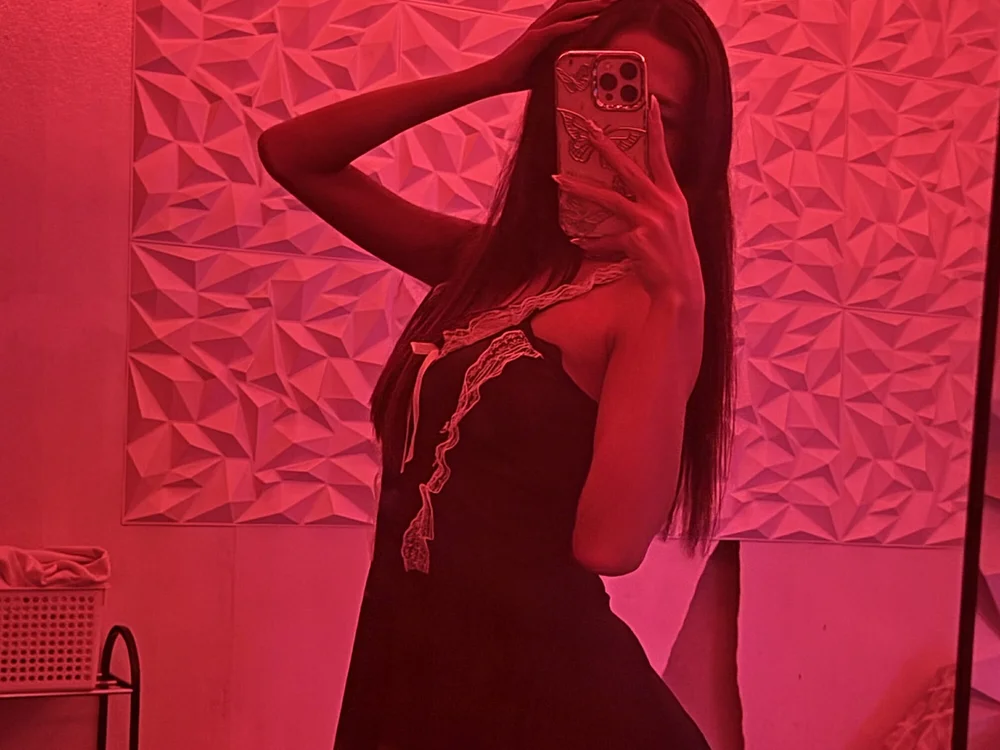 miss_khianna69 (Stripchat): nuotraukos, profilis