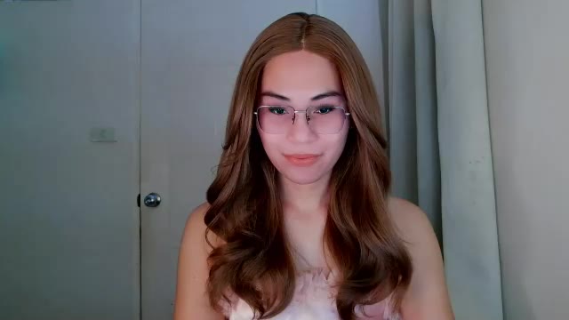 Preview photo of webcam model chelly4u69 on Chaturbate