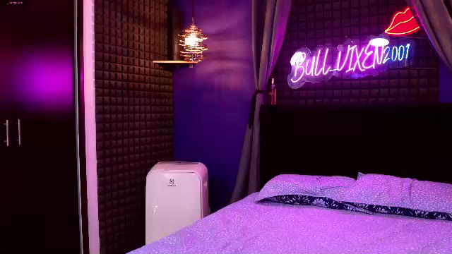 Preview photo of webcam model bull_vixen2001 on Chaturbate