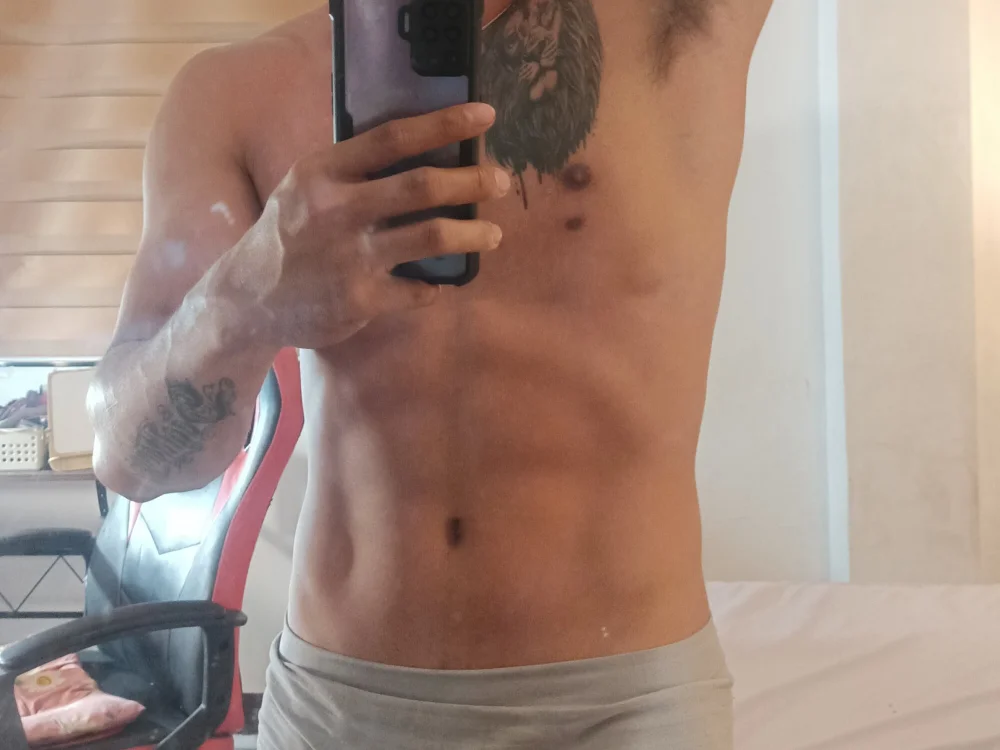 fuckinghot201, webcammodel op Stripchat: foto's