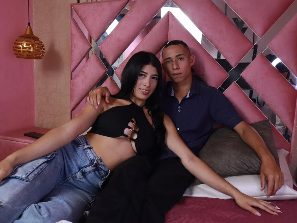 Antonella_And_Thiago – уебкам модел в Stripchat: снимки