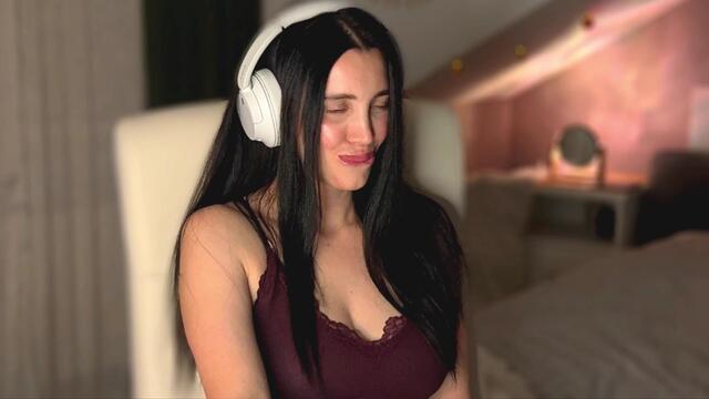 eva-lavey — Flirt4Free 直播模特：照片与资料