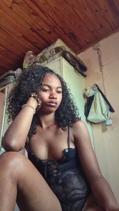 isah2026 — Cam4: ფოტოები და პროფილი