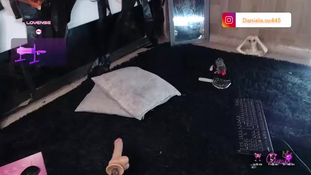 miadaniella__ – уебкам модел в Chaturbate: снимки