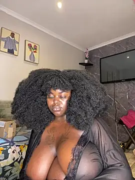 Honeycoco0211 – Stripchat webkamerás modell