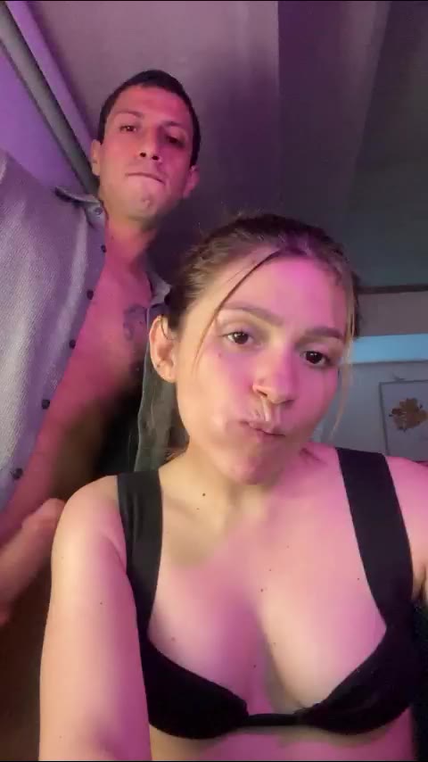 Preview photo of webcam model siellaandkosta on LiveJasmin