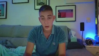 Preview photo of webcam model hugo4k on Cam4