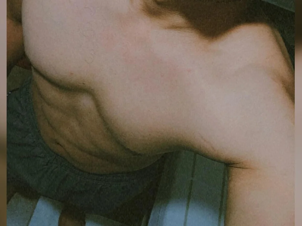 themorenofit08 (Stripchat): foto un profils
