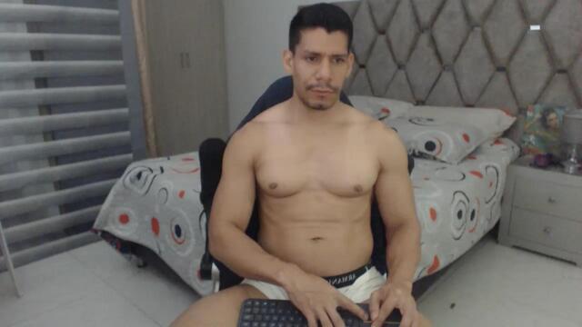 manolo-vega – Flirt4Free webkamerás modell