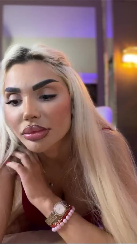 kym – LiveJasmin webkamerás modell