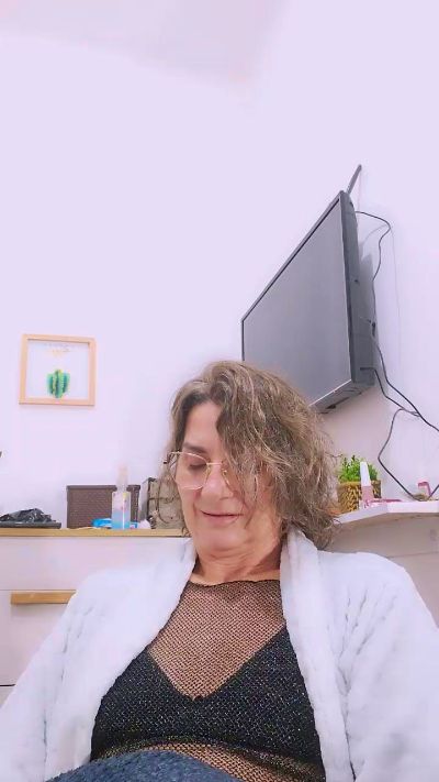 bellaju, вебкам модел на Cam4: слике