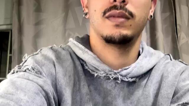 tobby-ramirez – Webcam-Modell auf Flirt4Free