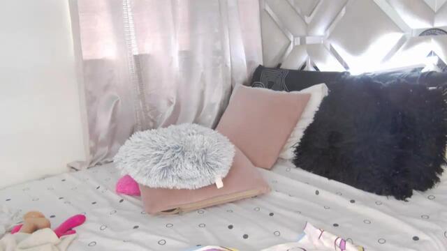 mia-diamon – Webcam-Modell auf Flirt4Free