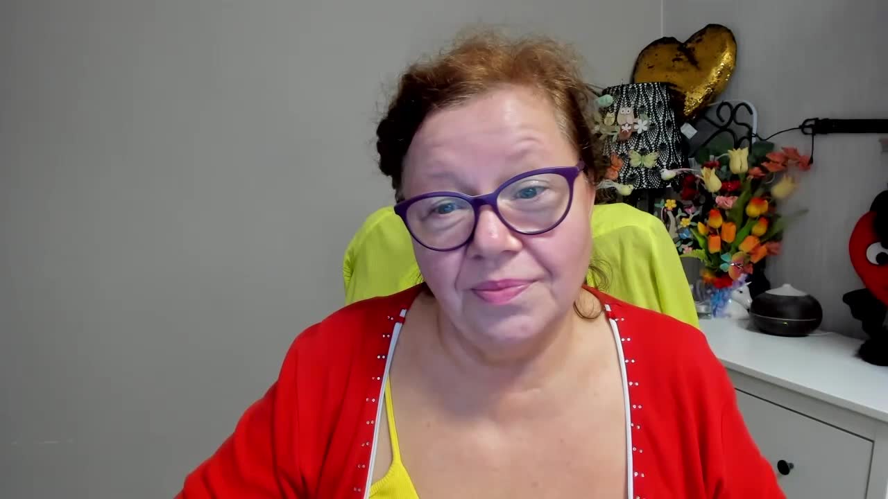 adeleloveex – XloveCam webkamerás modell