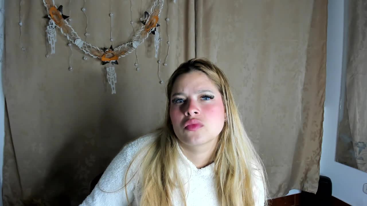 shantalsummer (XloveCam): nuotraukos, profilis