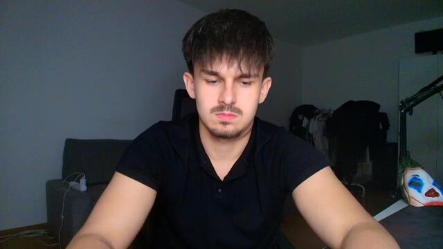 charlton-lee: عارضة كاميرا ويب على Flirt4Free