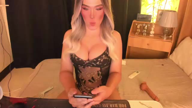lilymonstercock na Chaturbate: fotky a profil