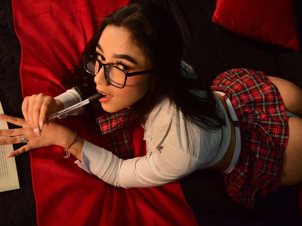 SaraaMills – Webcam-Modell auf Stripchat