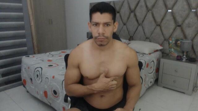 manolo-vega: عارضة كاميرا ويب على Flirt4Free