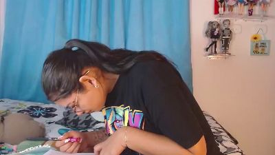 mensia_, webcammodel på Cam4: fotos