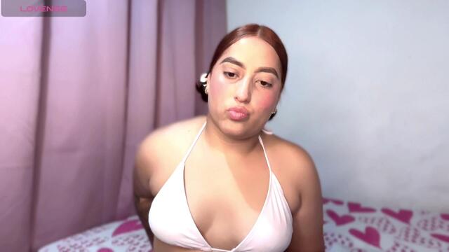Preview photo of webcam model samantha-lojan on Flirt4Free