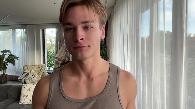 sasha-hamilton: عارضة كاميرا ويب على Flirt4Free