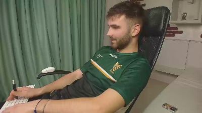 kyloeast, webcammodel på Cam4: fotos