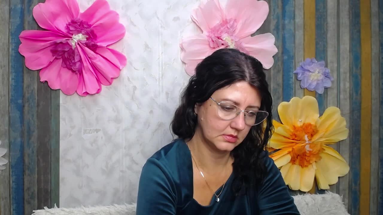rosehille — XloveCam वेबकैम मॉडल: फ़ोटो