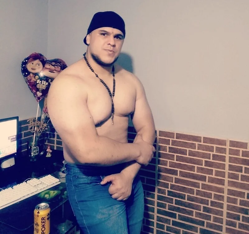 ApholoVV: عارضة كاميرا ويب على Stripchat