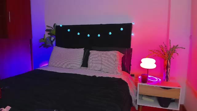 naugthymila3 në Chaturbate: foto dhe profili
