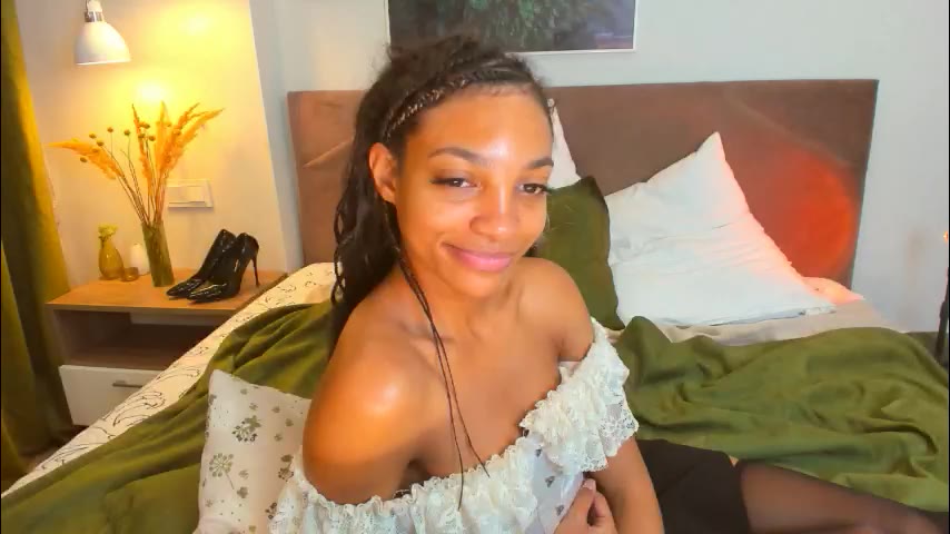 Preview photo of webcam model alishacoute on LiveJasmin