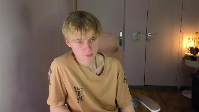 avenrey na Chaturbate: fotky a profil