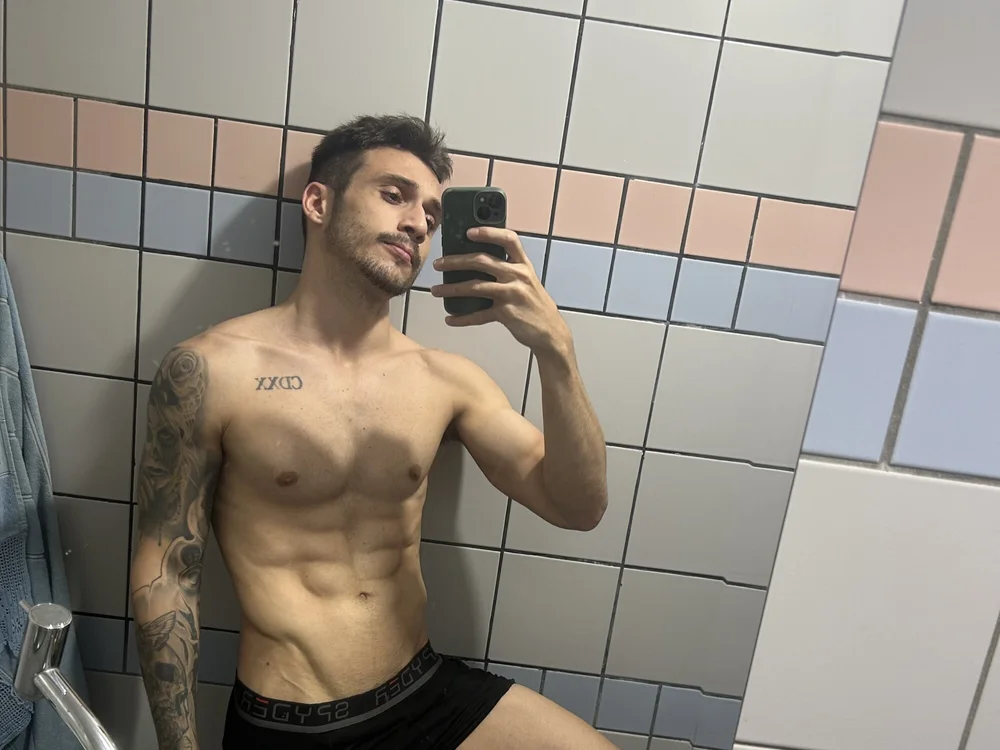 Preview photo of webcam model carvalhofelipe on Stripchat