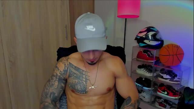 brody-dallas: عارضة كاميرا ويب على Flirt4Free