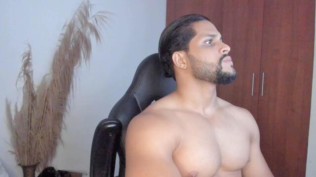 pier-simons: عارضة كاميرا ويب على Flirt4Free