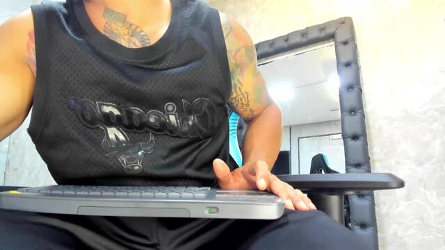 joseph-core na Flirt4Free: fotky a profil