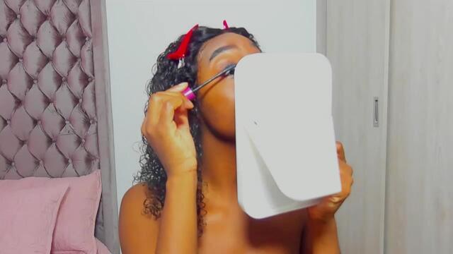 zoey-smily na Flirt4Free: fotky a profil