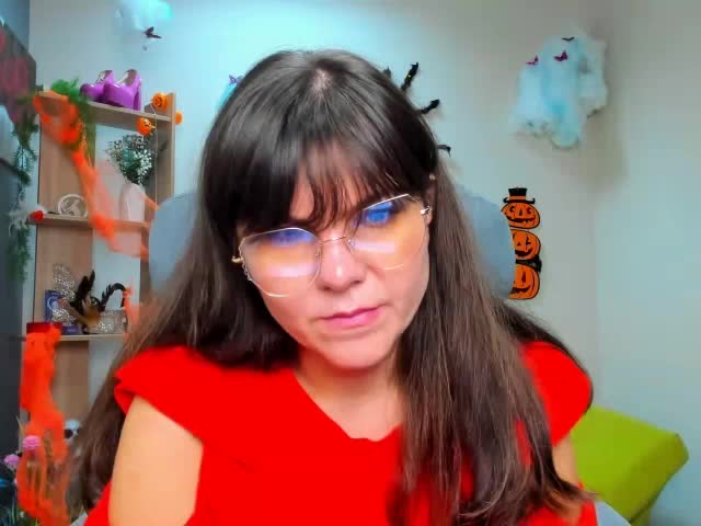tilliana, webcammodell på XloveCam: bilder