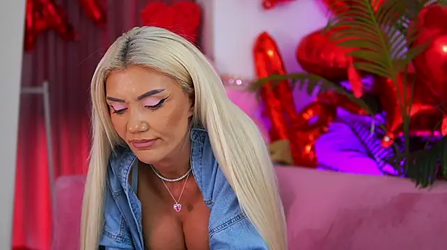 fallingangel – уебкам модел в Stripchat: снимки