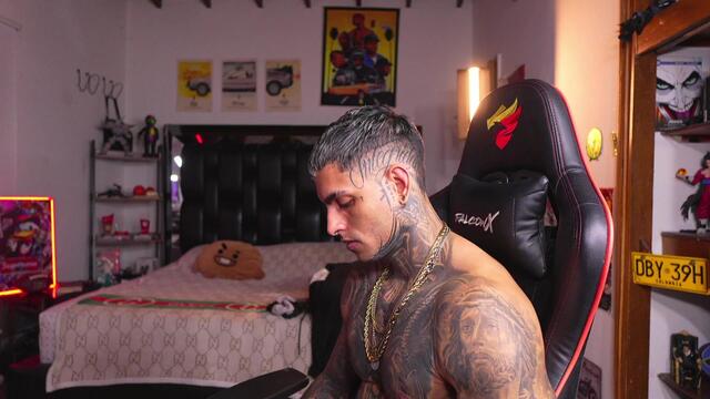 logan-hugh – Flirt4Free webkamerás modell