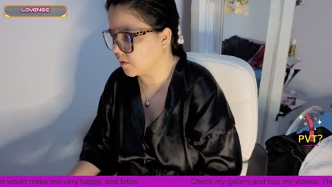 Фото вебкам-модели carolinahairy на BongaCams