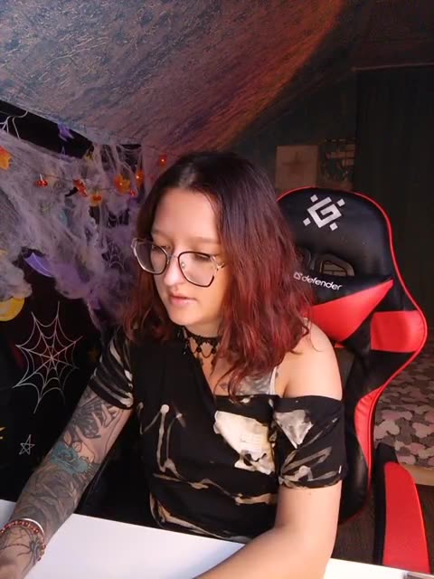 Preview photo of webcam model rosia-guess on BongaCams