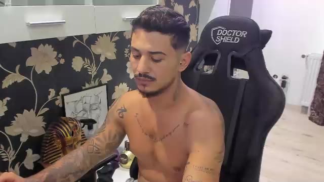 jonnyporn1 на Chaturbate: фото вебкам-моделі