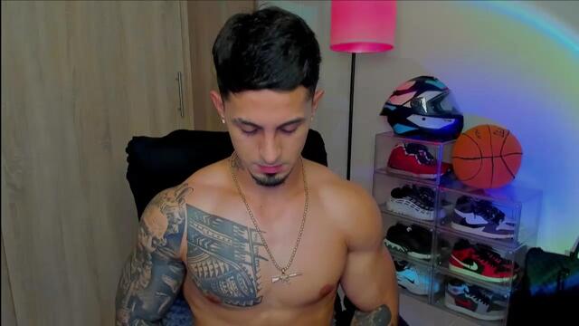 Preview photo of webcam model brody-dallas on Flirt4Free