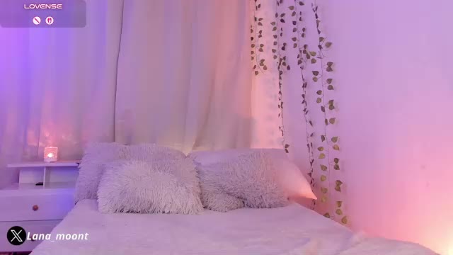 Preview photo of webcam model lana_moont on Chaturbate