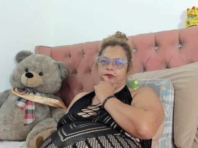 victoriaborunys, model webcam de XloveCam: fotos