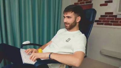 Preview photo of webcam model kyloeast on Cam4