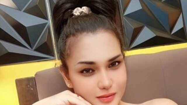 maliah-summer – Webcam-Modell auf Flirt4Free