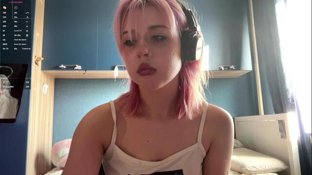 Preview photo of webcam model miguelina-buchar on Flirt4Free